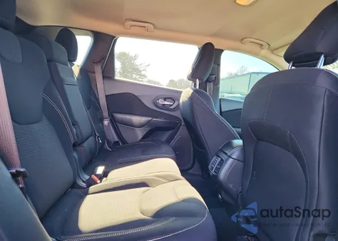 2015 Jeep Cherokee Latitude z USA, uszkodzony, nr VIN 1C4PJMCB8FW734200